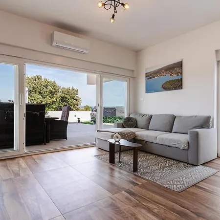 3 Bedroom Amazing In Šibenik