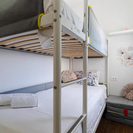 3 Bedroom Amazing In Prázdninový dům *